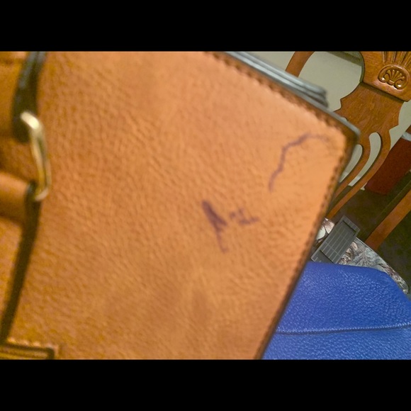 A purse/bag - Picture 3 of 6